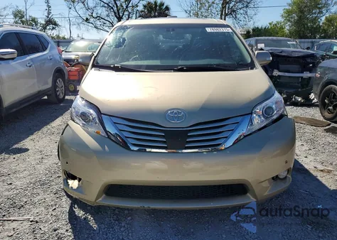 2014 Toyota Sienna Limited 7-Passenger z USA, uszkodzony, nr VIN 5TDYK3DC8ES447084